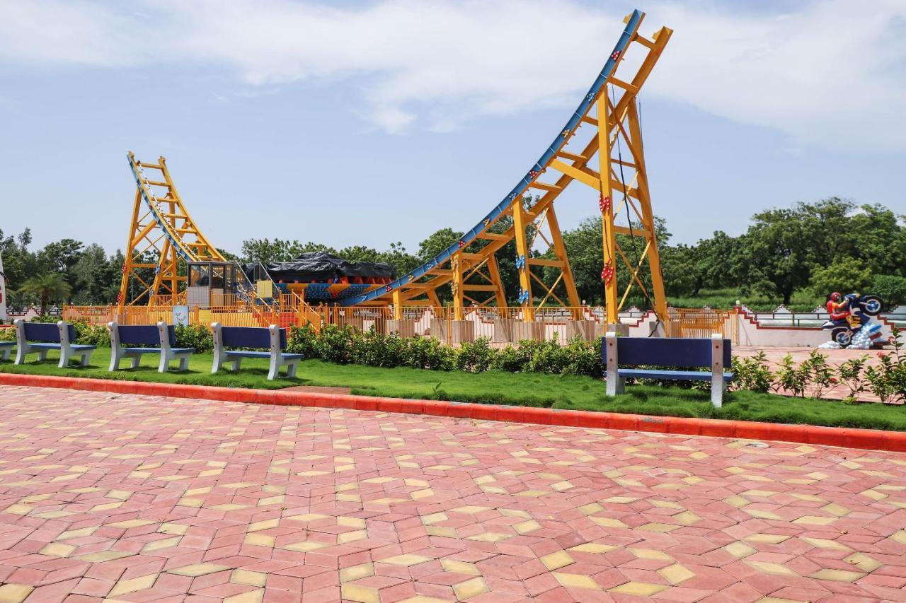 Capital O 49279 Chhab Chhaba Chhab Water Fun Park & Resort Damka Экстерьер фото